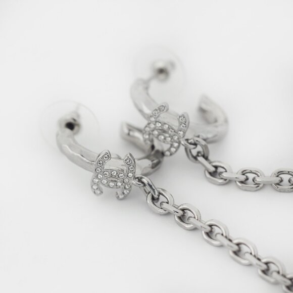 CHANEL Mini Hoop Strass CC Chain Link Ear Cuff Earrings - Picture 6 of 8